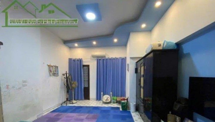 Cho thuê nhà Ở NHÓM 8 NGƯỜI, HỘ GĐ ngõ Lò Đúc- Hai Bà Trưng DT 45m-3 tầng-Giá 10 tr